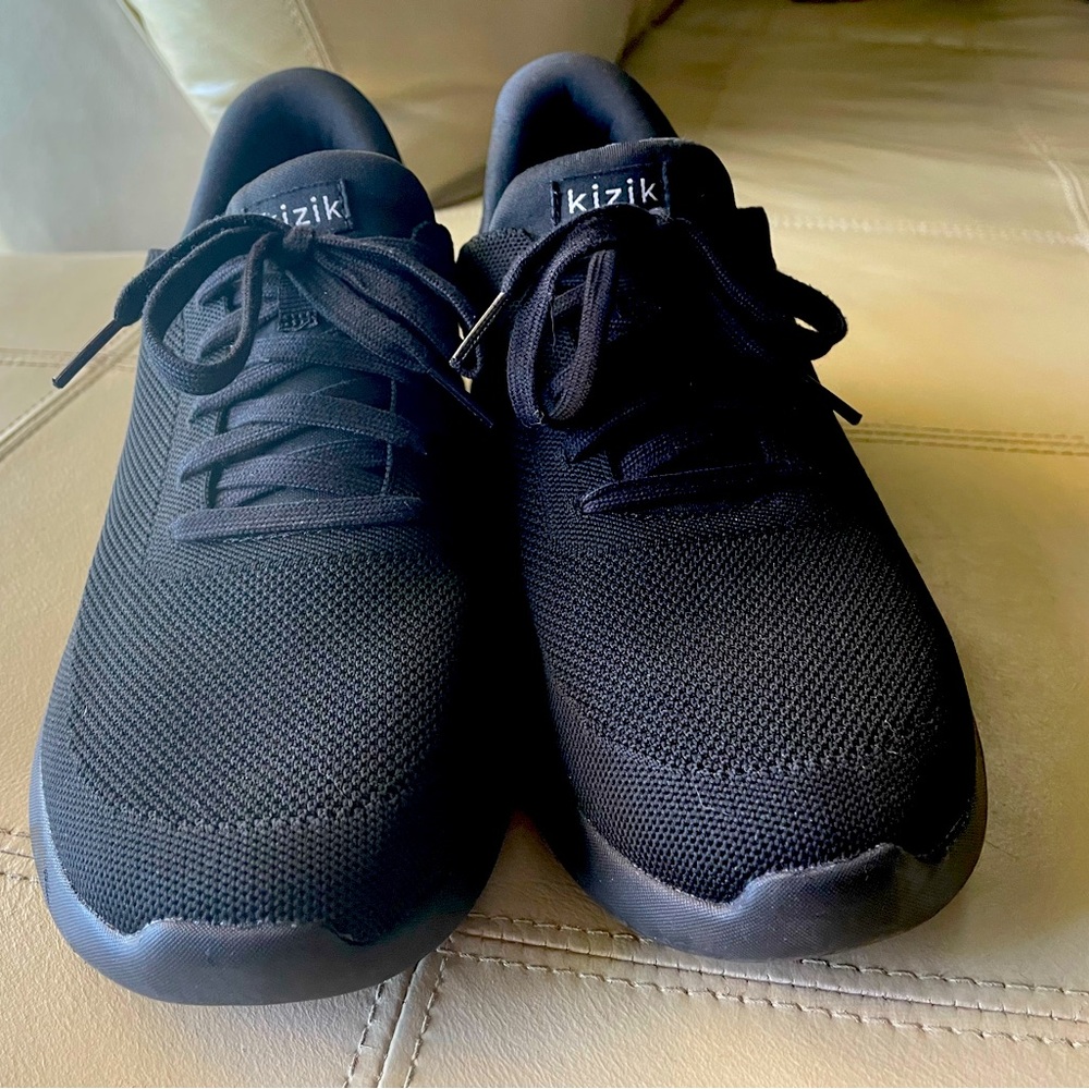 Kizik Womens shoes size 10 wide.